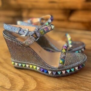 CHRISTIAN LOUBOUTIN | Nappa Mica Pyraclou 110 Wedge Glitter Silver Heels 39 US 9